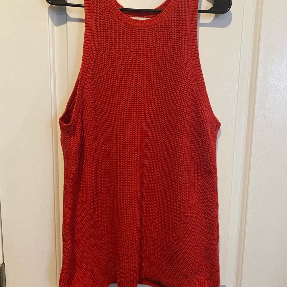sleeveless sweater